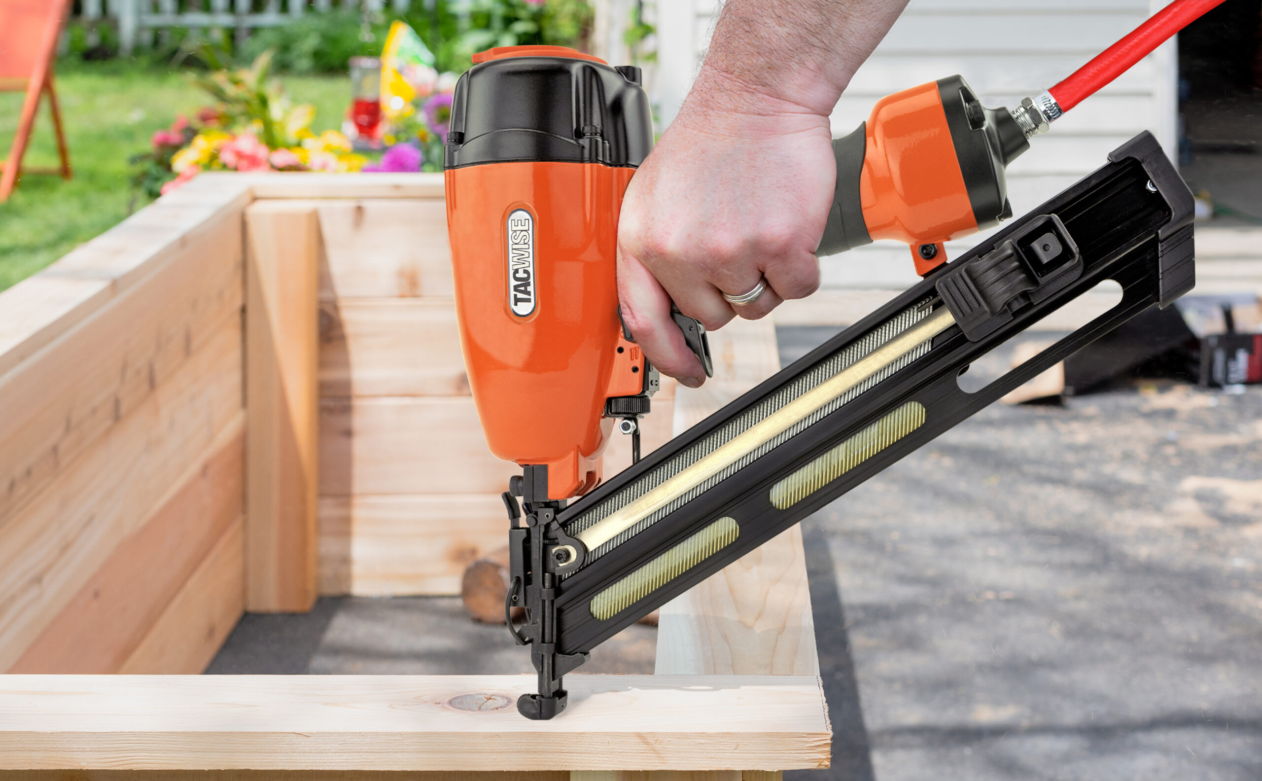 64mm Inclined Air Nailer - Image 2