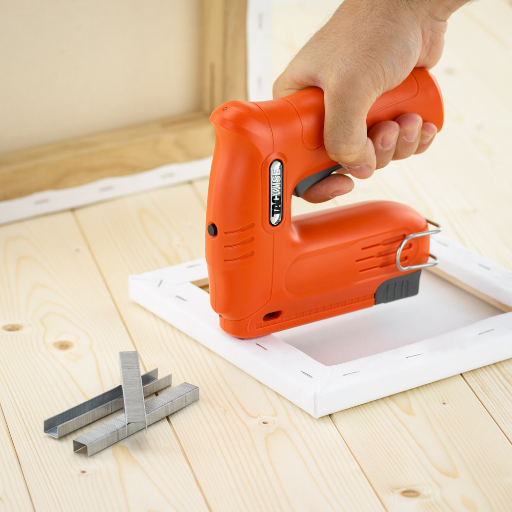 Hobby 53-13EL Cordless 4V Staple/Nail Gun with 6000 Staples and Storage Bag - Image 3